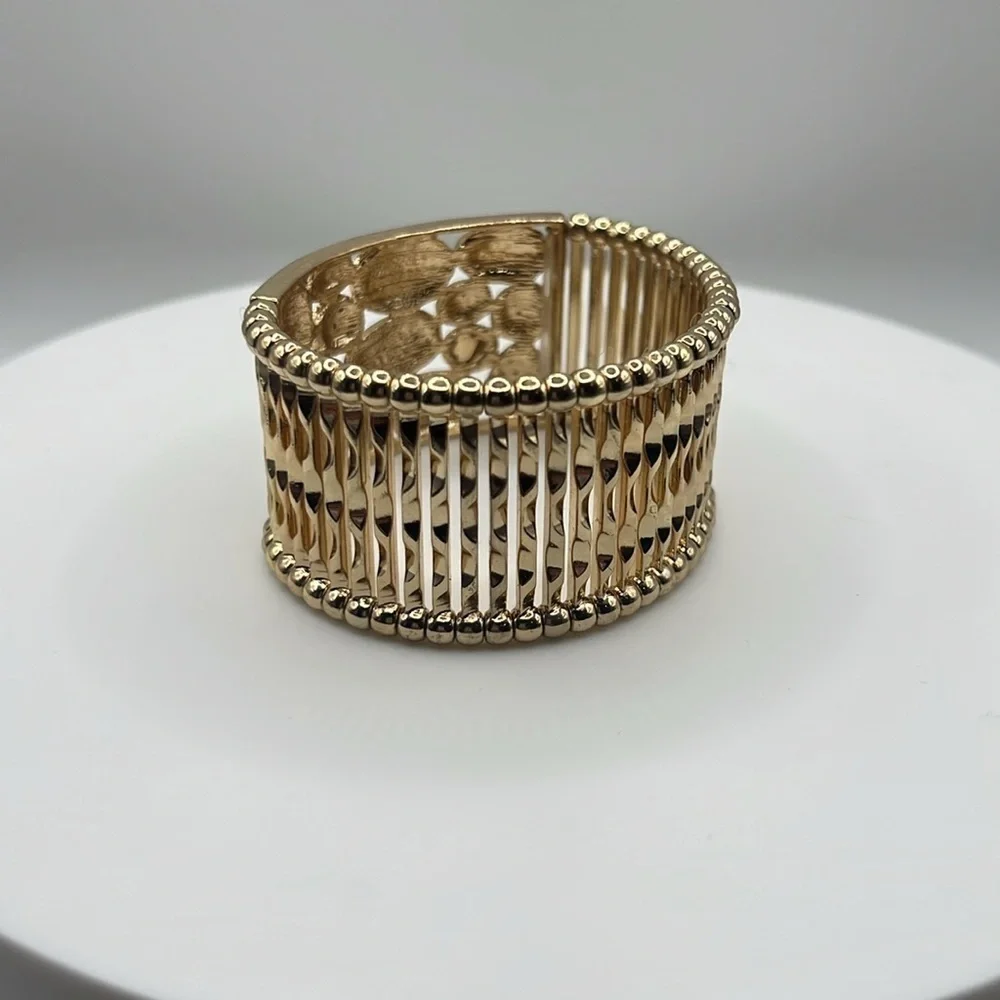 1333.‎ Cara New York Elegant Gold and Brown Stretch Bracelet